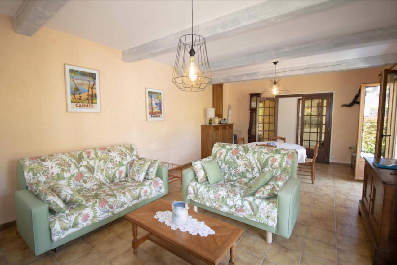 Large Spacious House In Frejus Luaran gambar