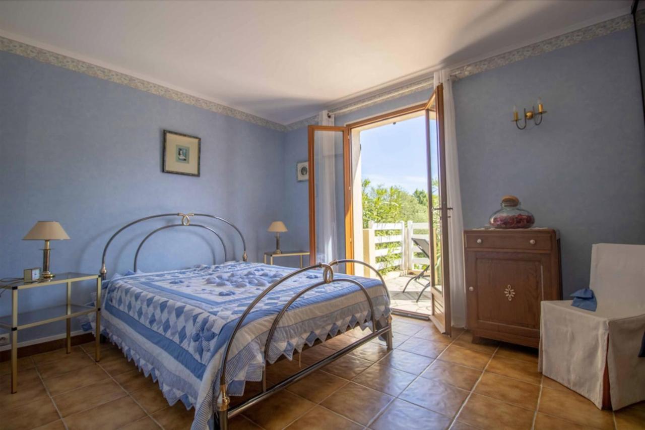 Large Spacious House In Frejus Luaran gambar